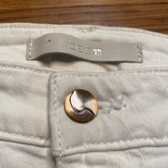 Joe’s Jeans Women’s white jeans - size 2 - Picture 7 of 7